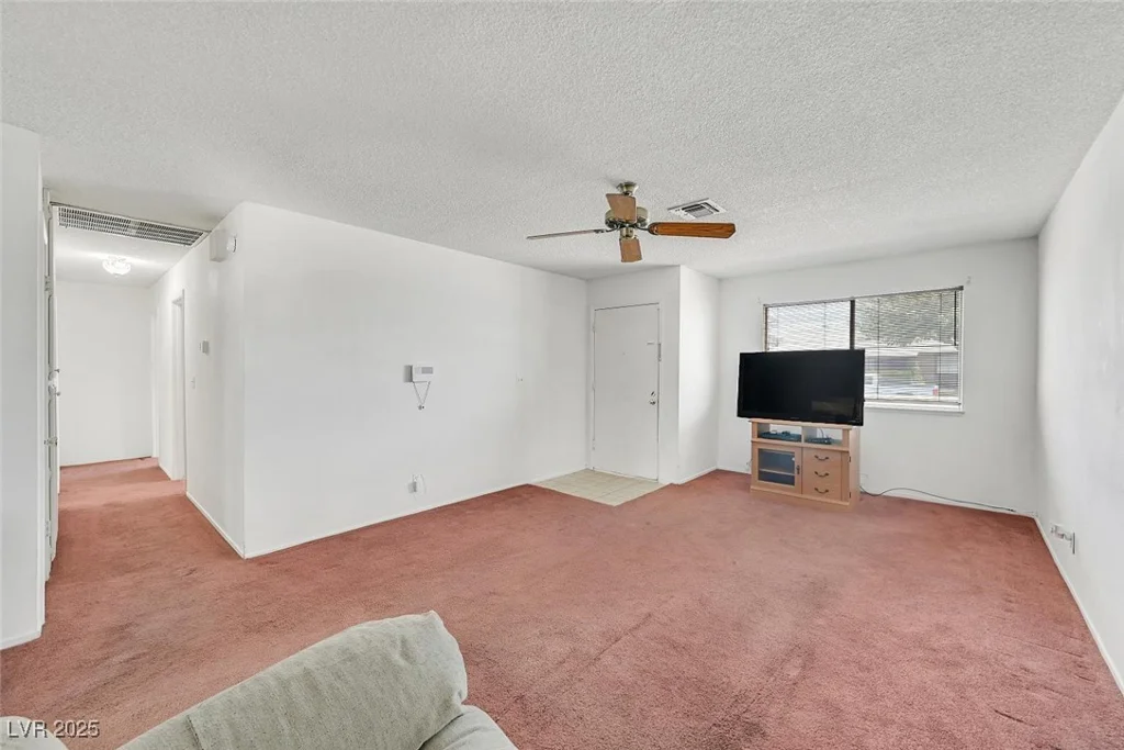 6300 Santa Cruz, Las Vegas, NV 89108