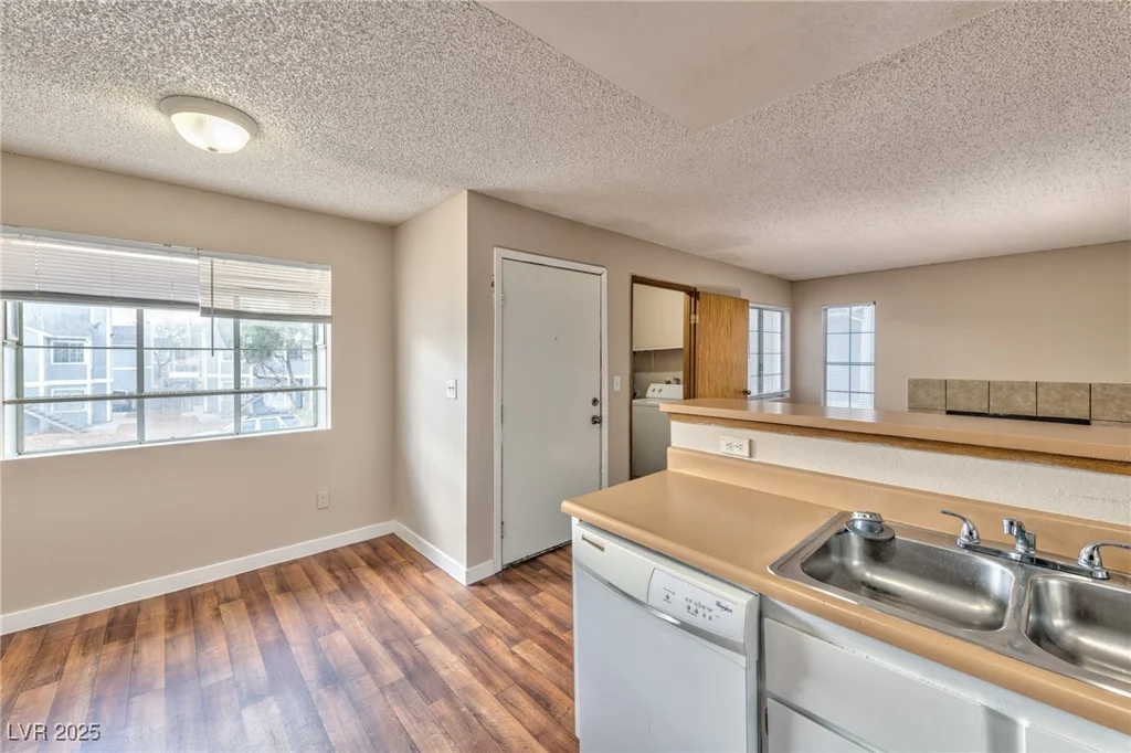 1914 Dwarf Star, Las Vegas, NV 89115
