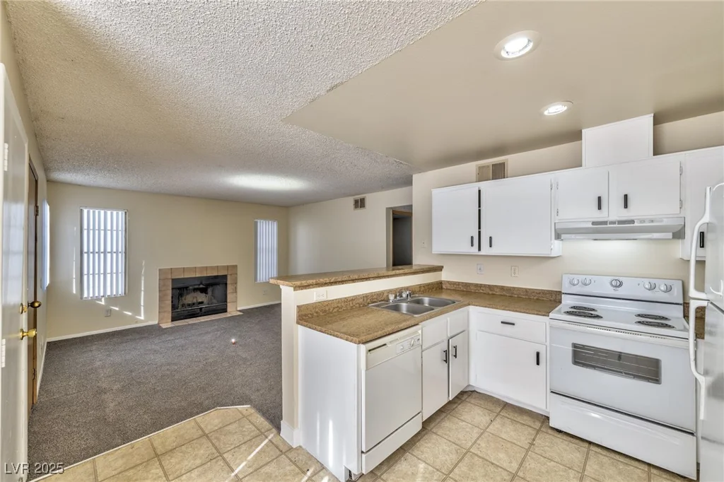 1914 Dwarf Star, Las Vegas, NV 89115