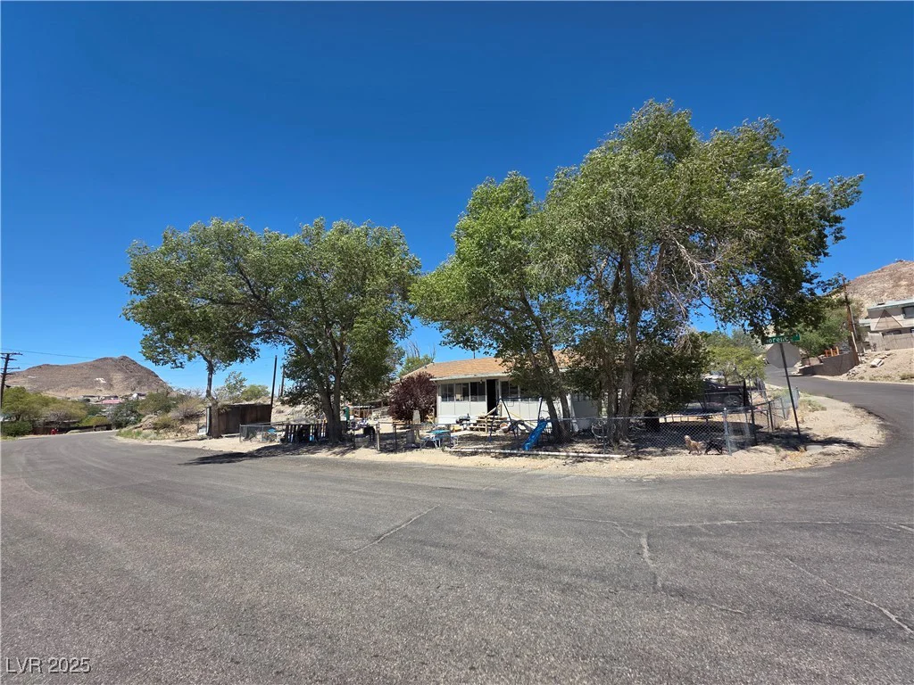 494 Florence, Tonopah, NV 89049