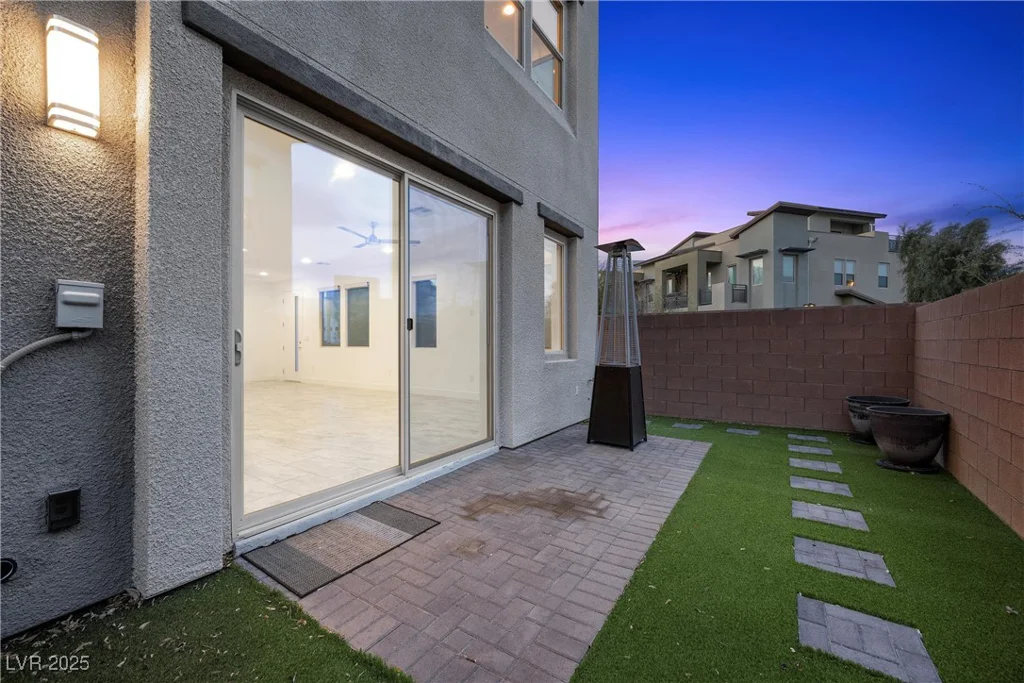 11325 Gravitation, Las Vegas, NV 89135