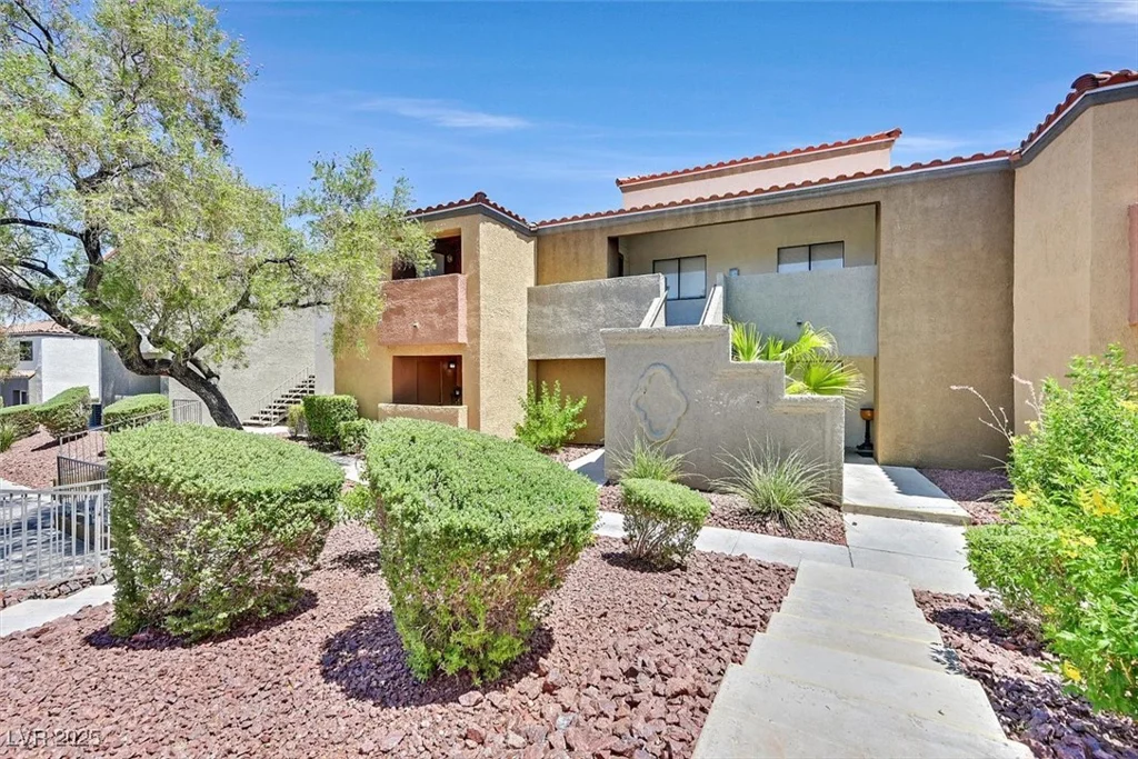 3151 Soaring Gulls, Las Vegas, NV 89128