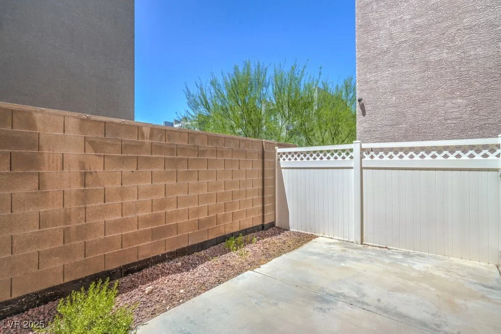 8121 Altamont Ridge, Las Vegas, NV 89113