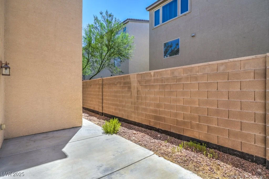 8121 Altamont Ridge, Las Vegas, NV 89113