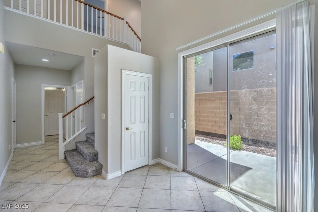 8121 Altamont Ridge, Las Vegas, NV 89113