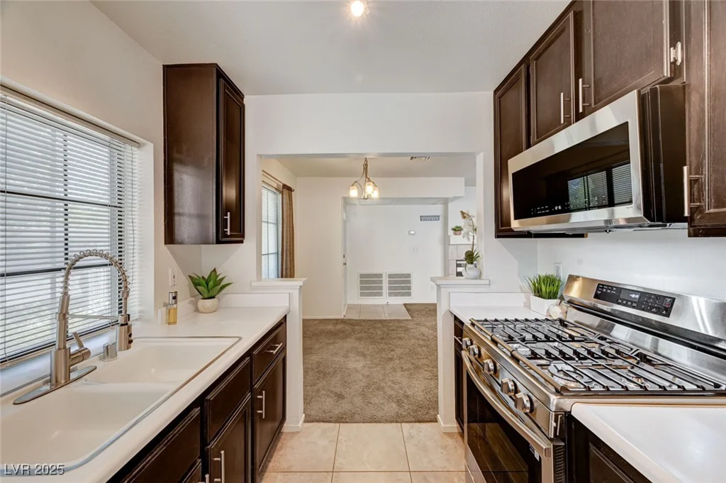 4869 Torrey Pines, Las Vegas, NV 89103
