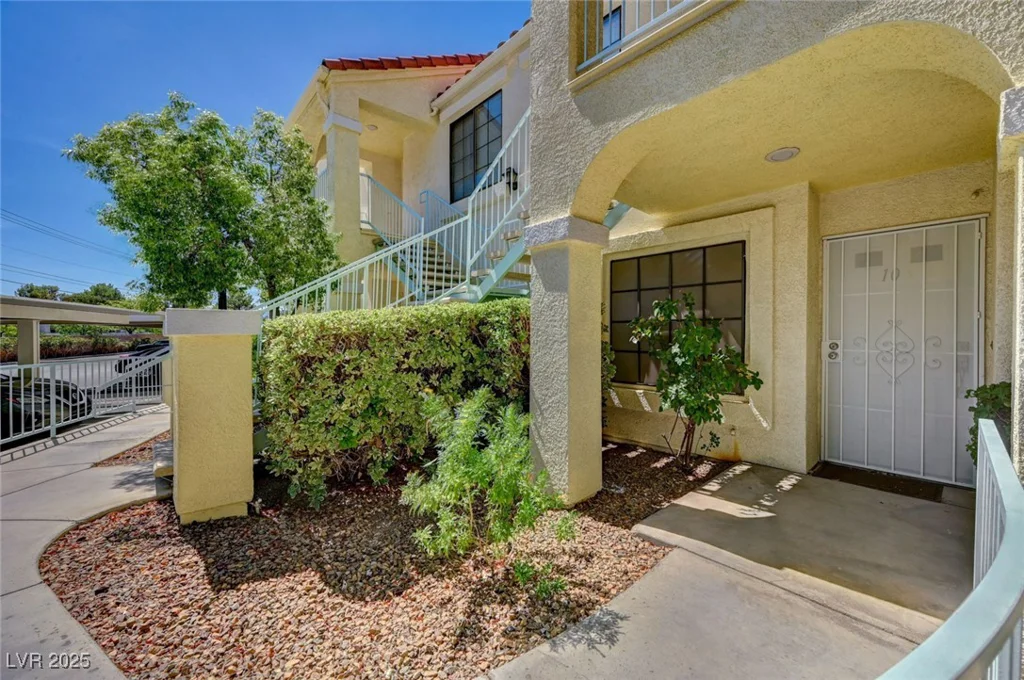 4869 Torrey Pines, Las Vegas, NV 89103
