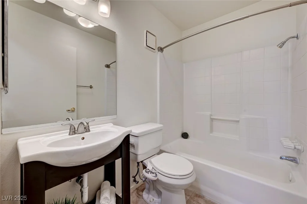 4869 Torrey Pines, Las Vegas, NV 89103