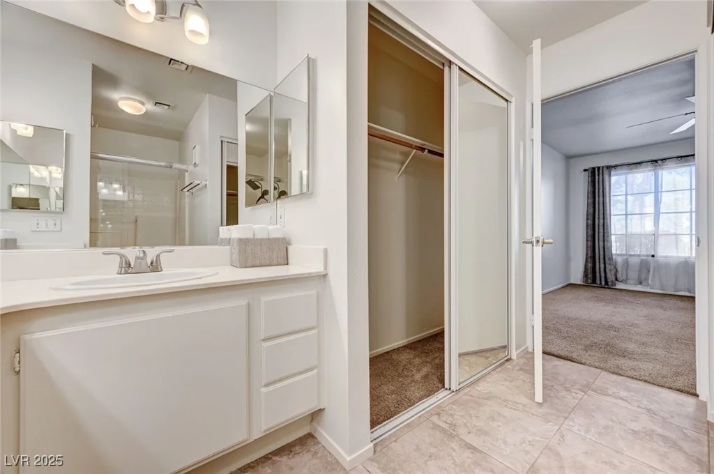 4869 Torrey Pines, Las Vegas, NV 89103