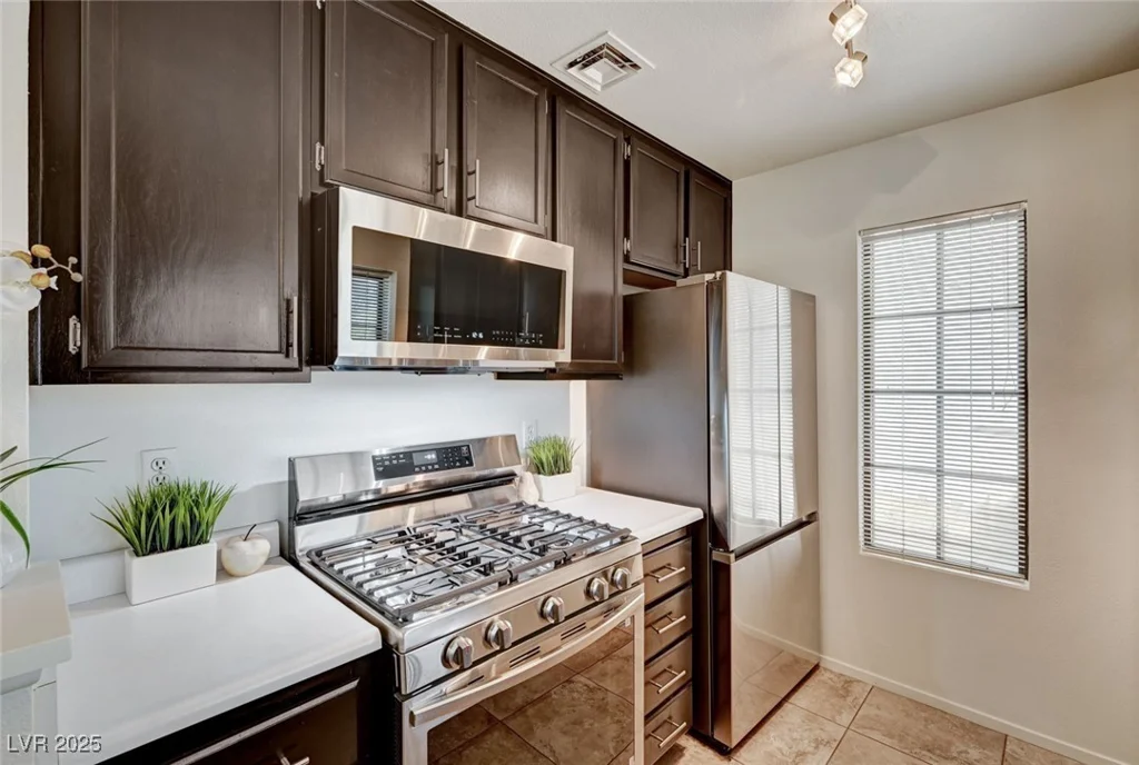 4869 Torrey Pines, Las Vegas, NV 89103