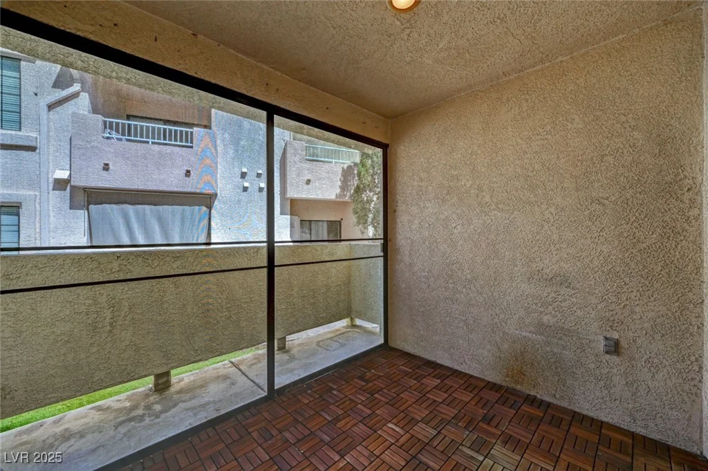 4869 Torrey Pines, Las Vegas, NV 89103