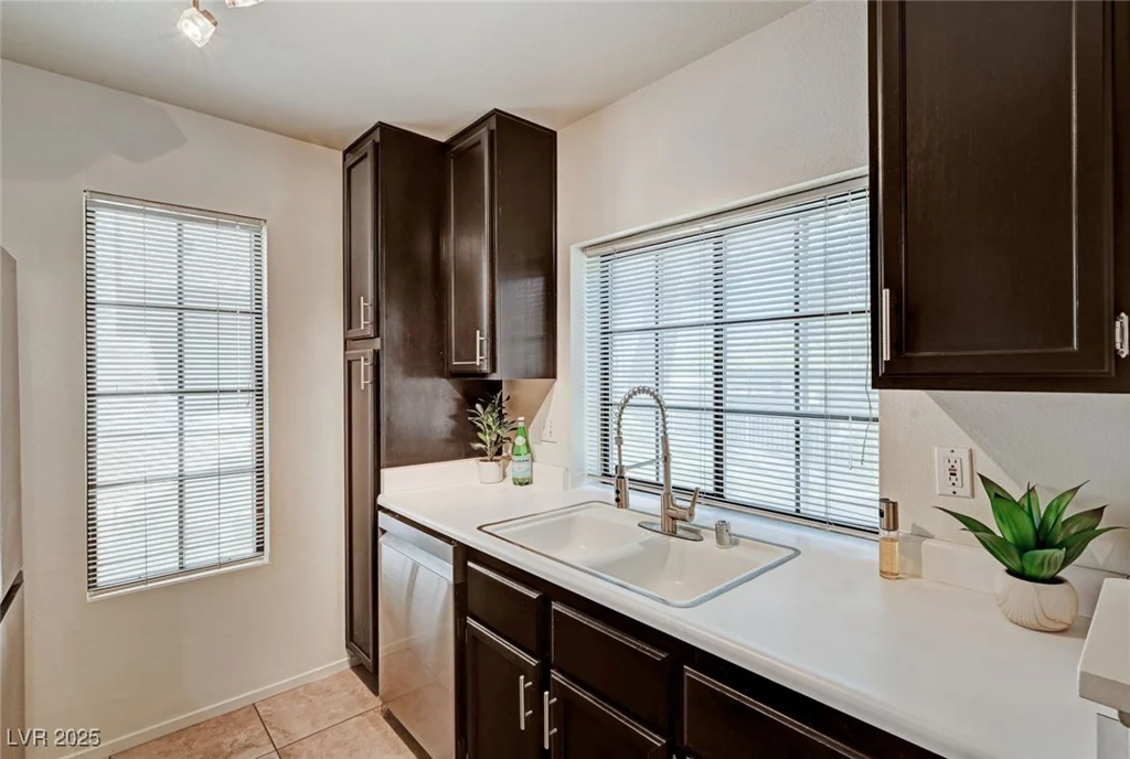 4869 Torrey Pines, Las Vegas, NV 89103