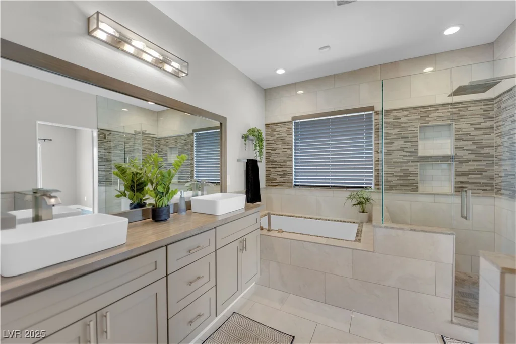 2983 Tara Murphy, Henderson, NV 89044
