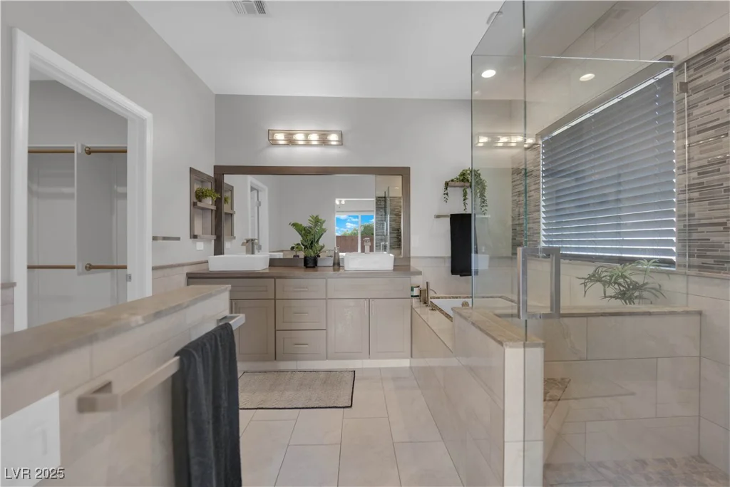 2983 Tara Murphy, Henderson, NV 89044