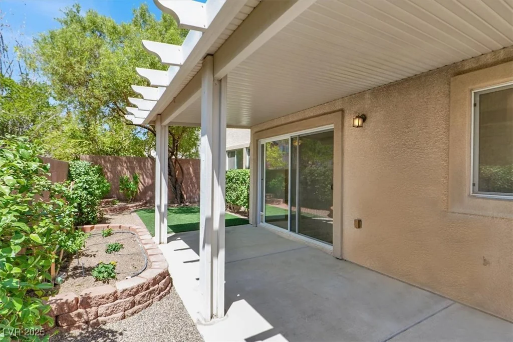 1011 Shades End, North Las Vegas, NV 89081