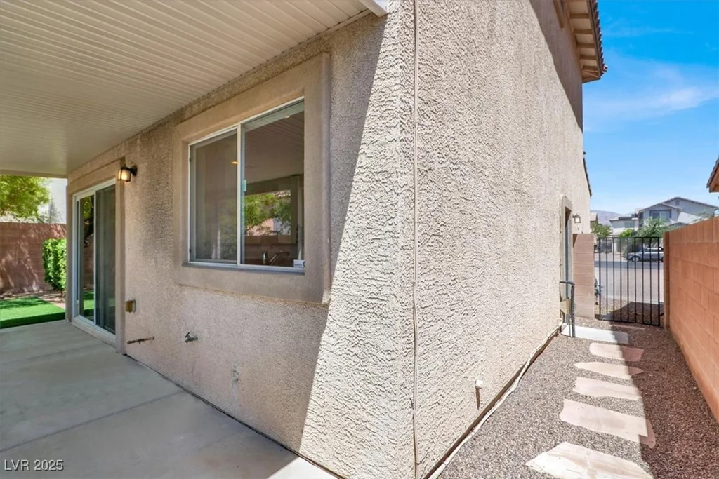 1011 Shades End, North Las Vegas, NV 89081