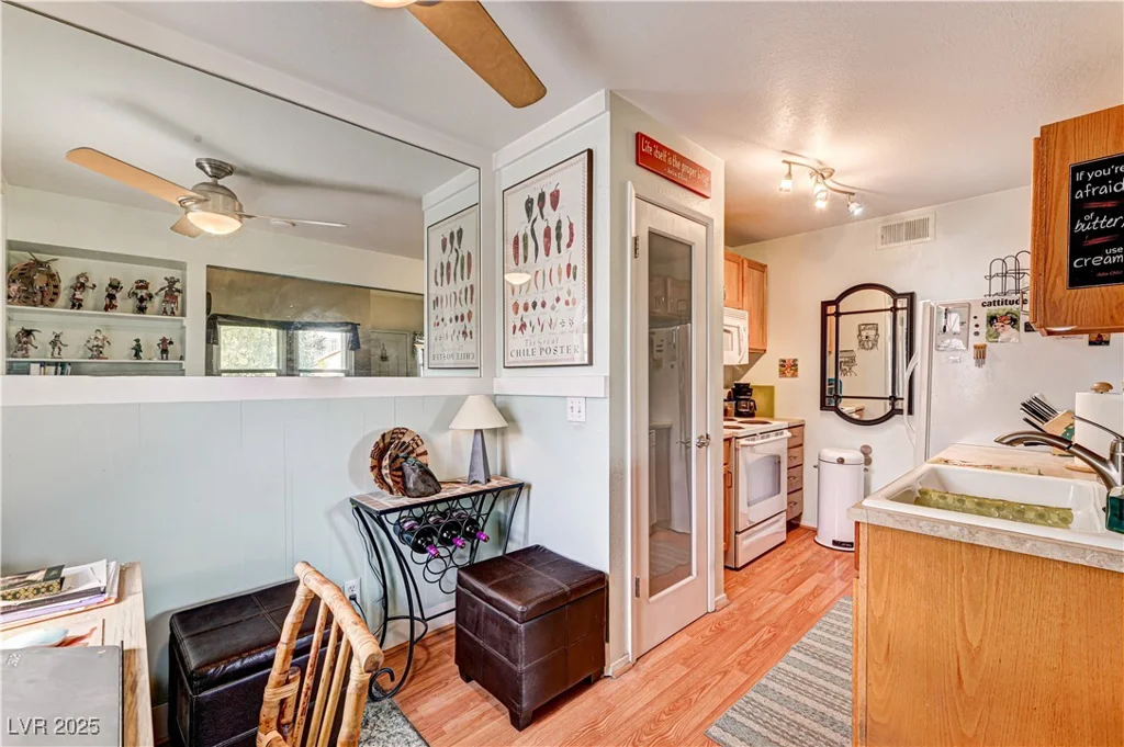 3974 Bushnell, Las Vegas, NV 89103