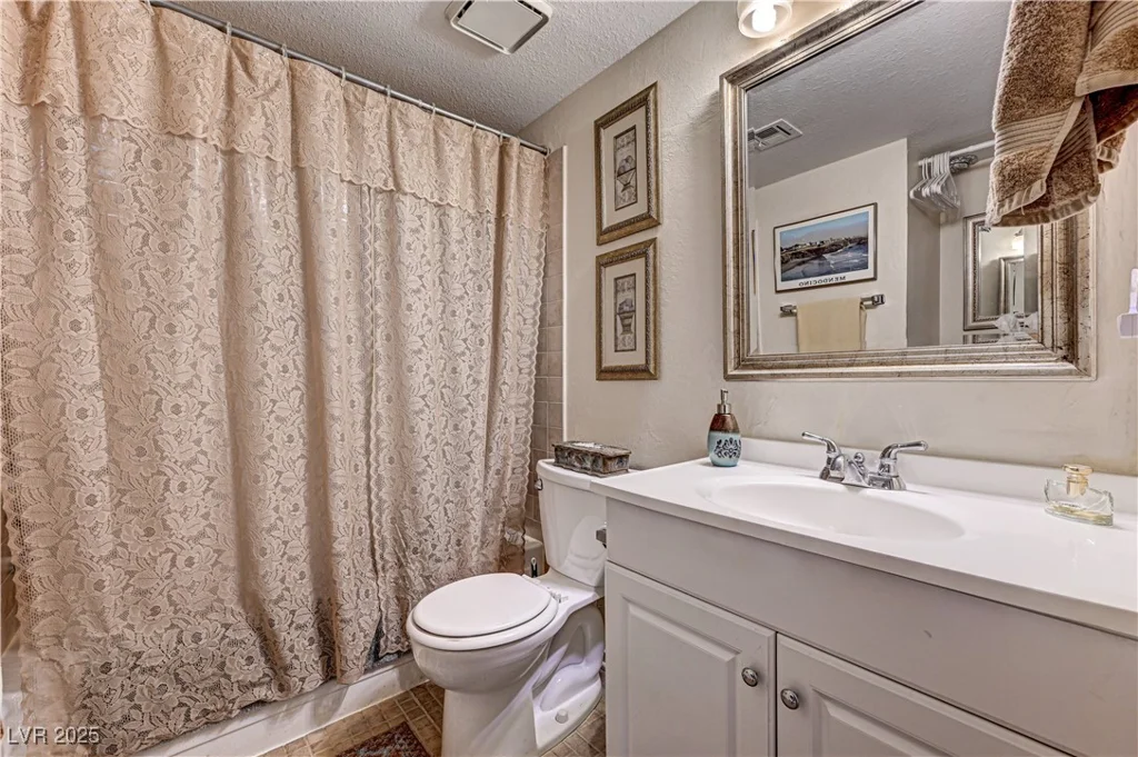 3974 Bushnell, Las Vegas, NV 89103