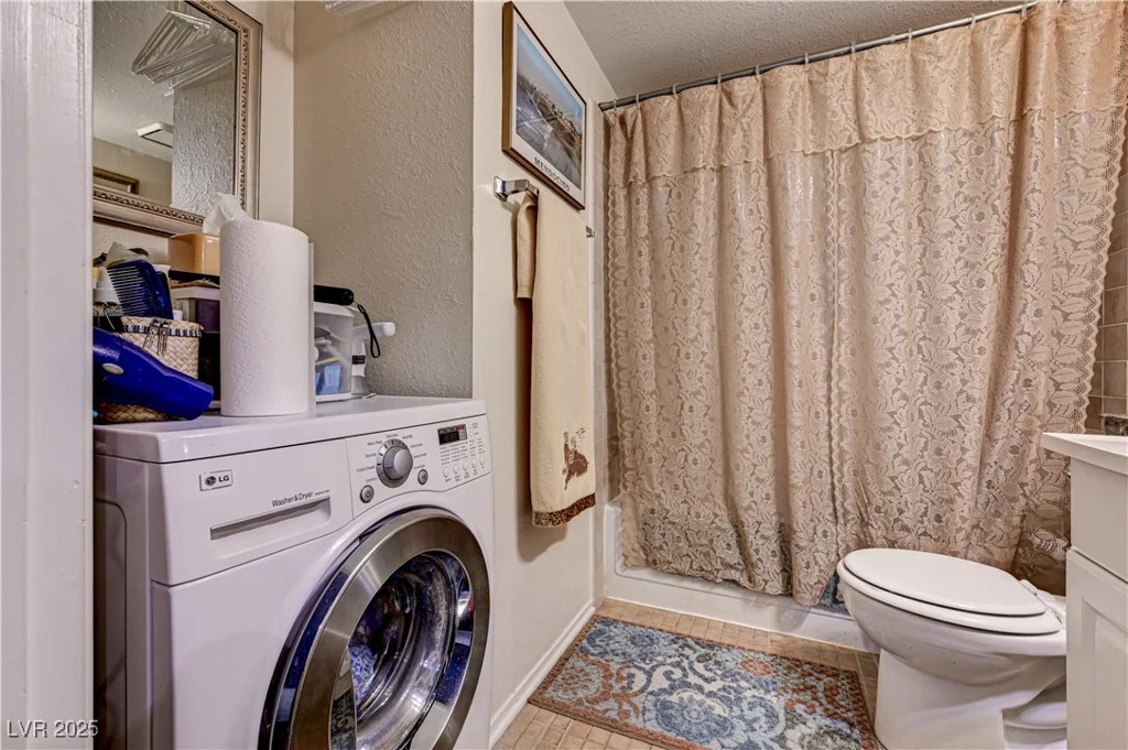 3974 Bushnell, Las Vegas, NV 89103