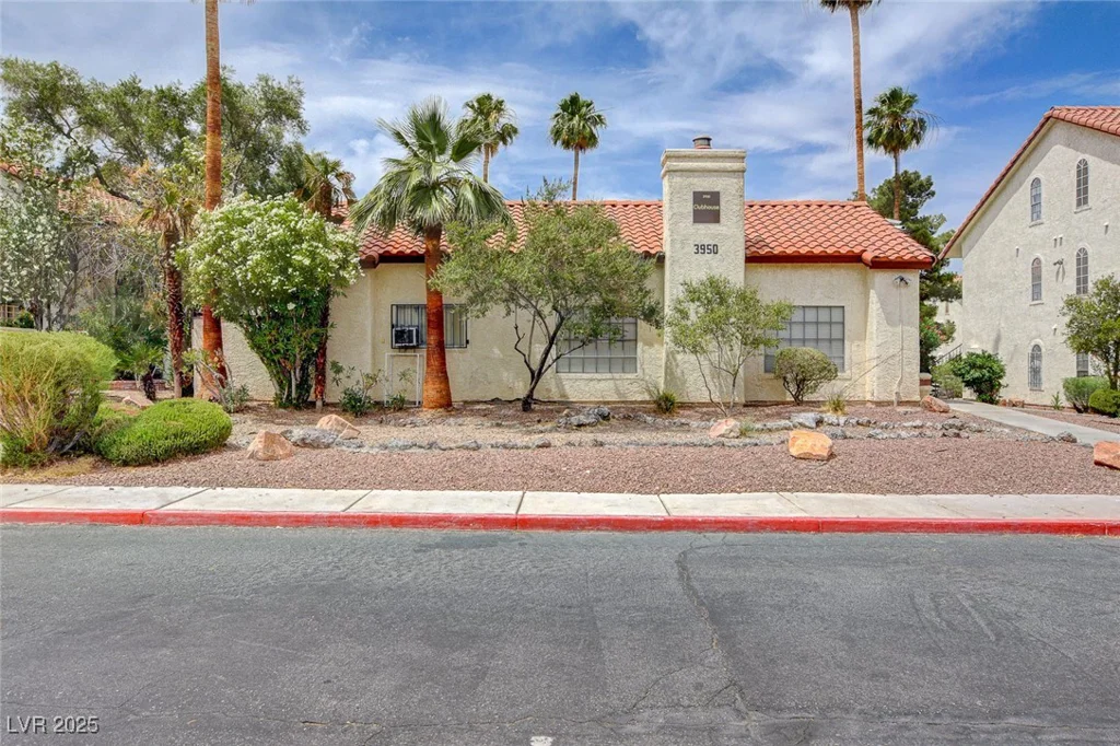 3974 Bushnell, Las Vegas, NV 89103