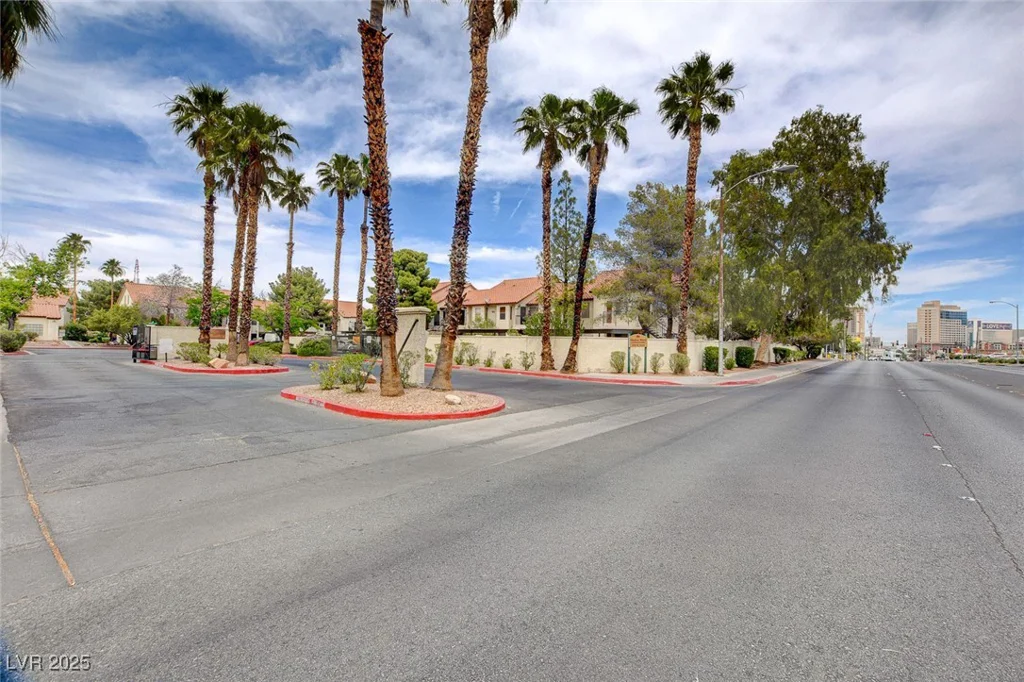 3974 Bushnell, Las Vegas, NV 89103
