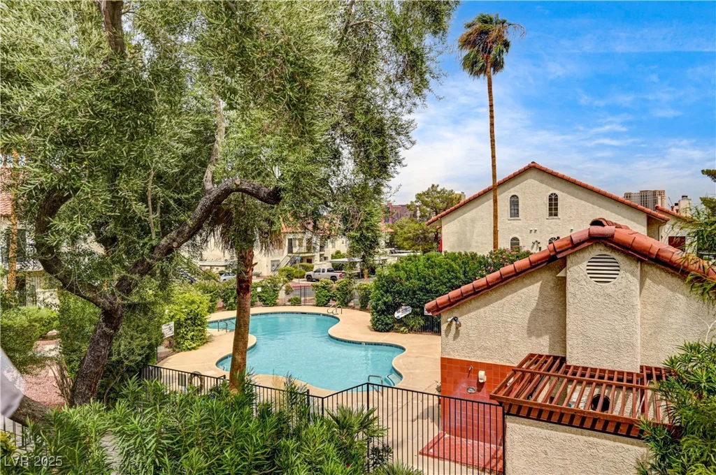 3974 Bushnell, Las Vegas, NV 89103