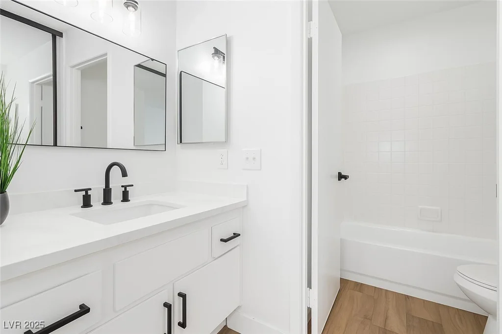 4830 Nara Vista, Las Vegas, NV 89103