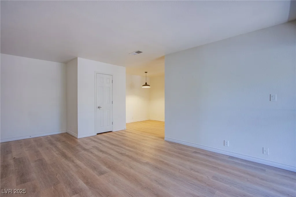 4310 Sandy River, Las Vegas, NV 89103