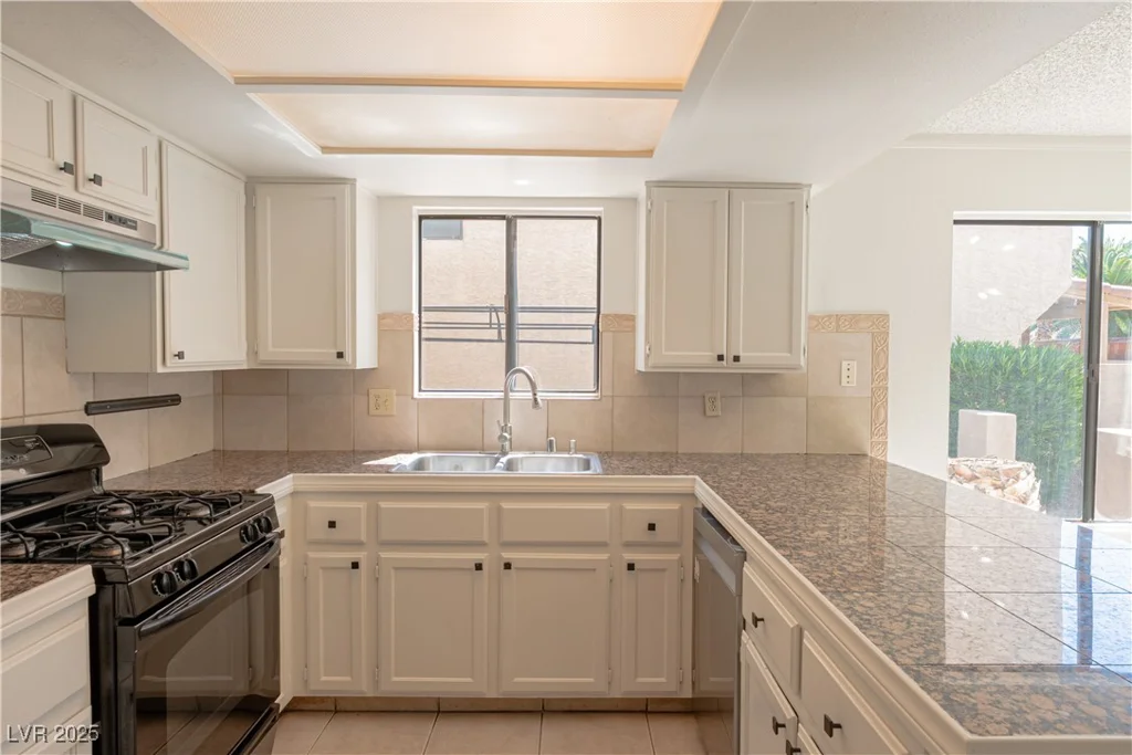 6601 Pepperidge, Las Vegas, NV 89108