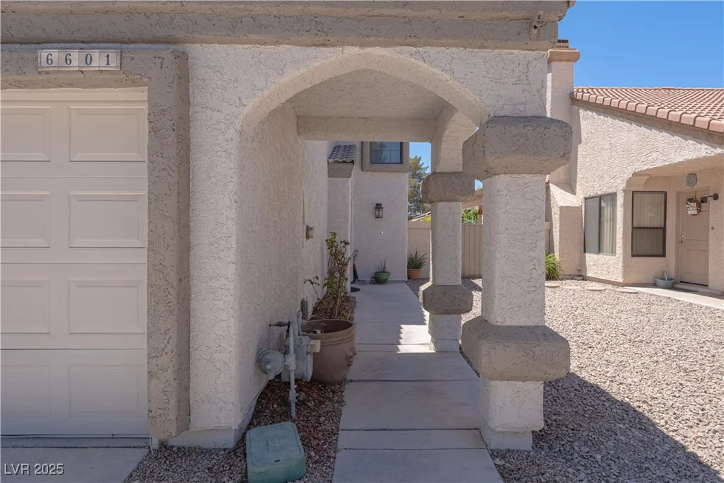 6601 Pepperidge, Las Vegas, NV 89108