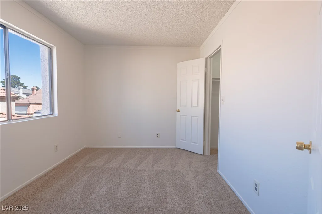 6601 Pepperidge, Las Vegas, NV 89108