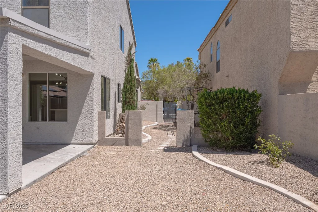 6601 Pepperidge, Las Vegas, NV 89108