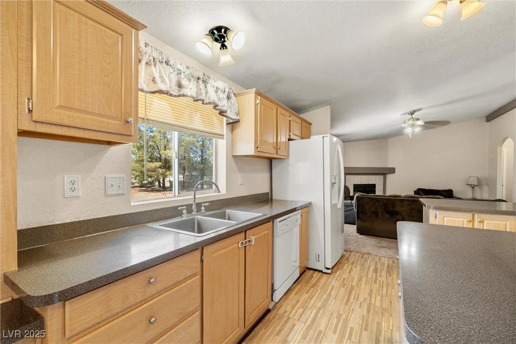 1581 Dyer, Pahrump, NV 89048