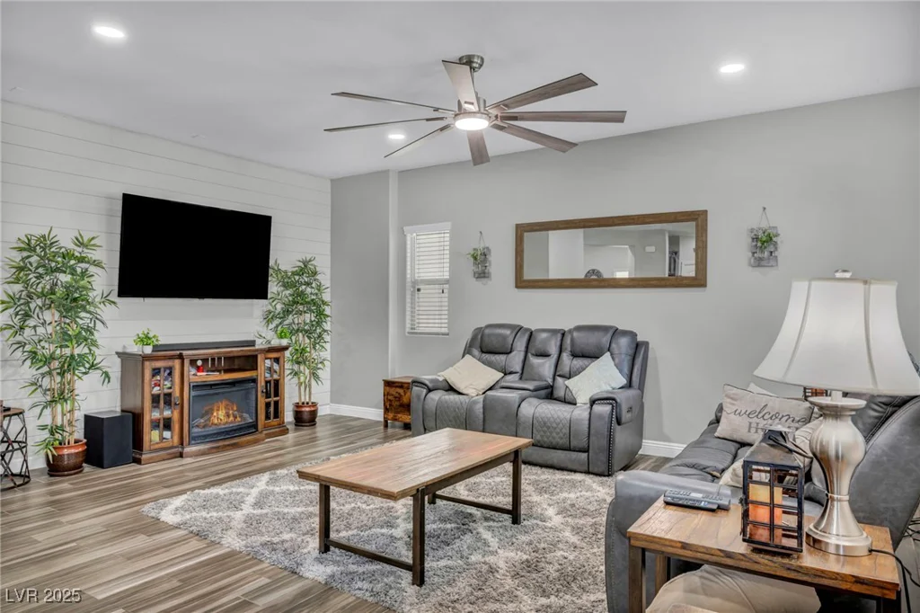 8042 Mosaic Sunrise, Las Vegas, NV 89166