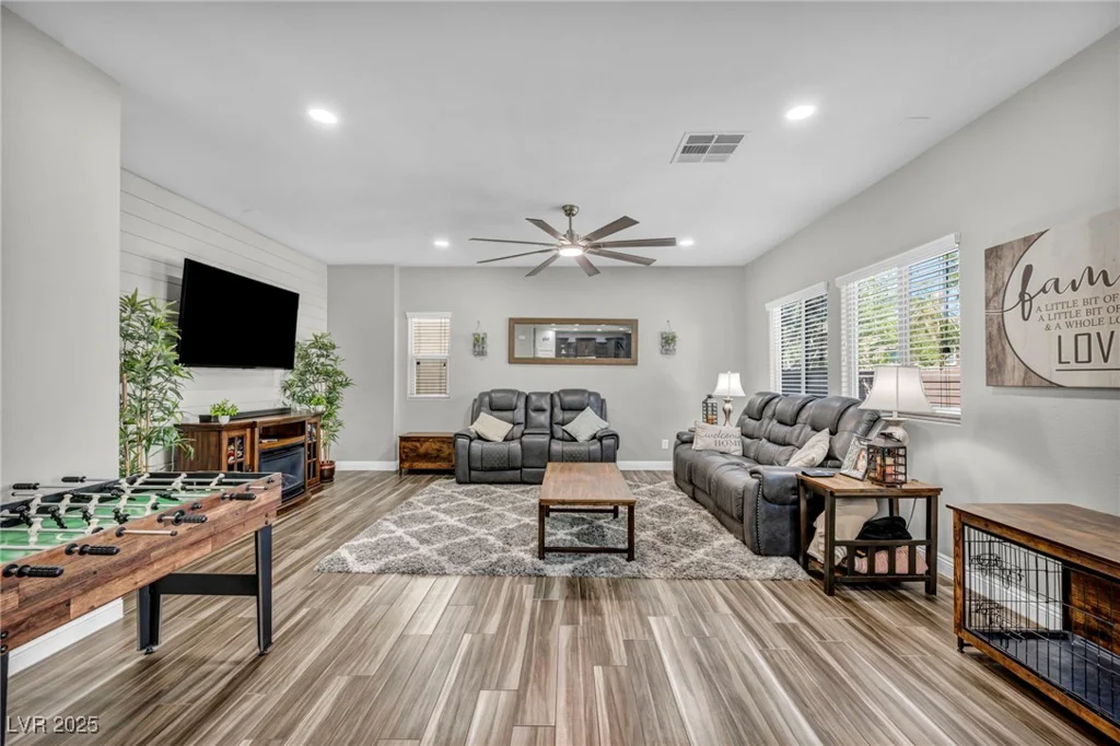 8042 Mosaic Sunrise, Las Vegas, NV 89166