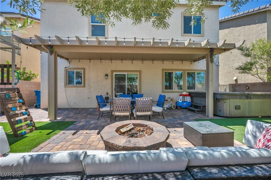 8042 Mosaic Sunrise, Las Vegas, NV 89166