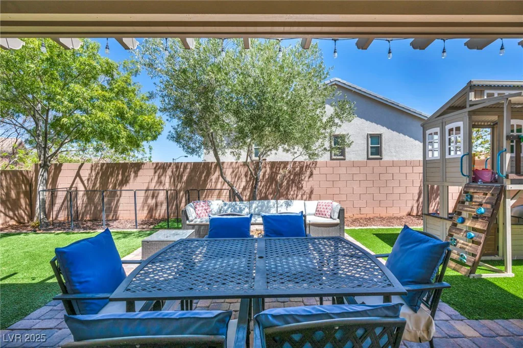 8042 Mosaic Sunrise, Las Vegas, NV 89166