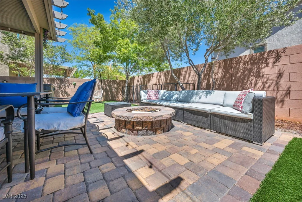 8042 Mosaic Sunrise, Las Vegas, NV 89166