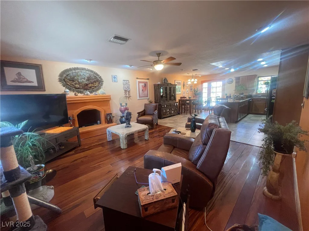 1621 Stoneybrook, Las Vegas, NV 89108