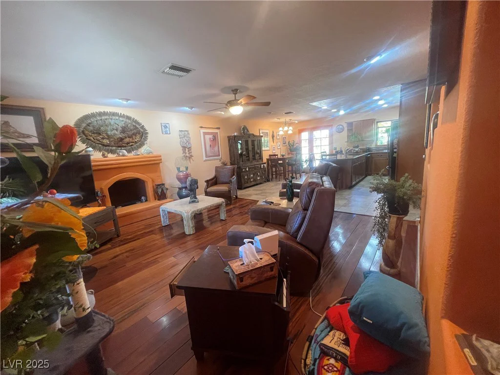 1621 Stoneybrook, Las Vegas, NV 89108