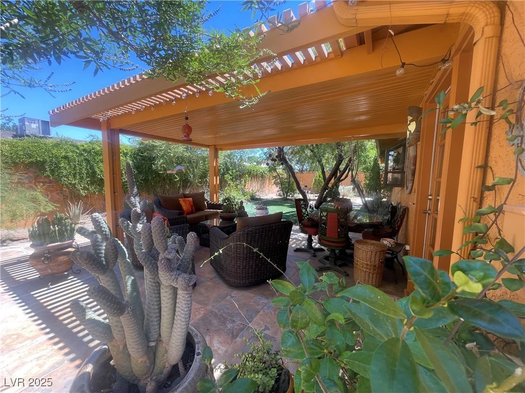 1621 Stoneybrook, Las Vegas, NV 89108