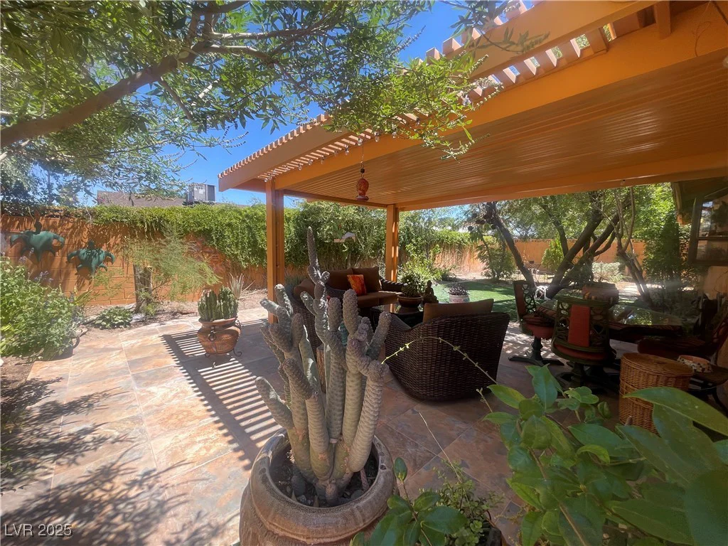 1621 Stoneybrook, Las Vegas, NV 89108