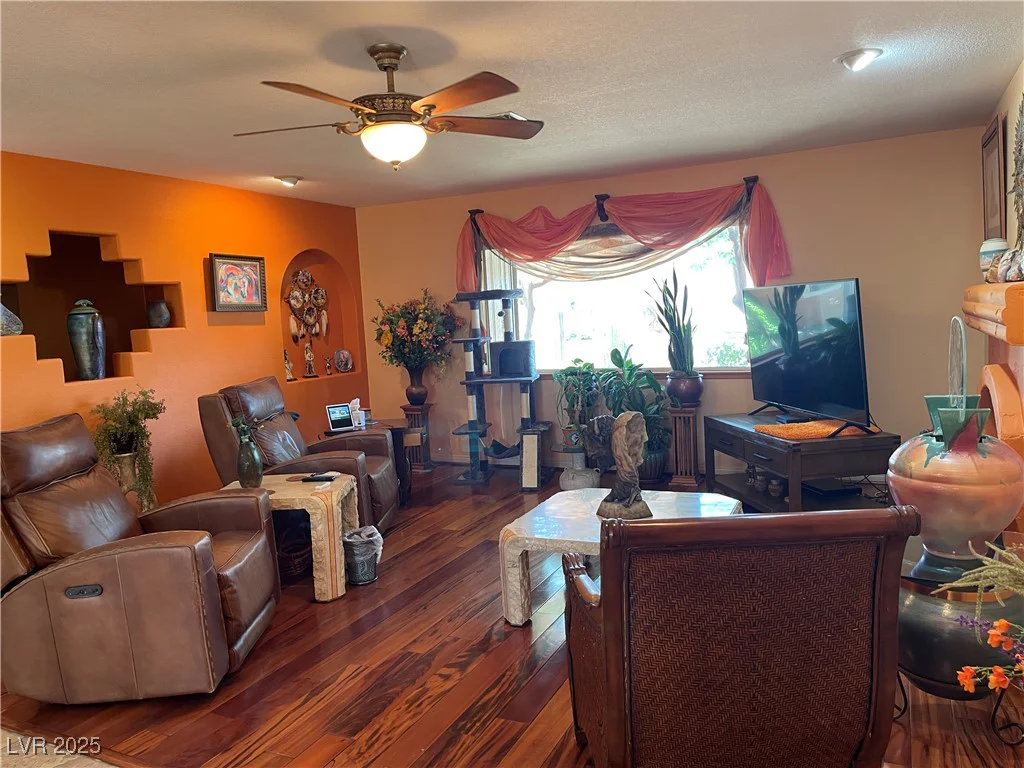 1621 Stoneybrook, Las Vegas, NV 89108