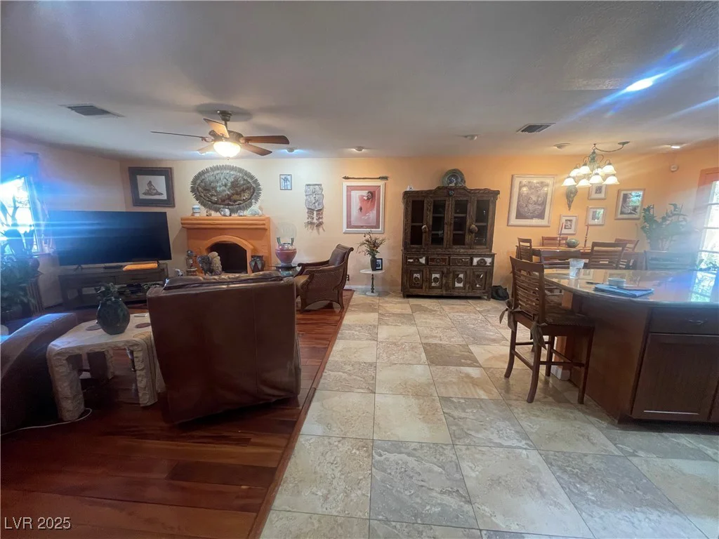 1621 Stoneybrook, Las Vegas, NV 89108