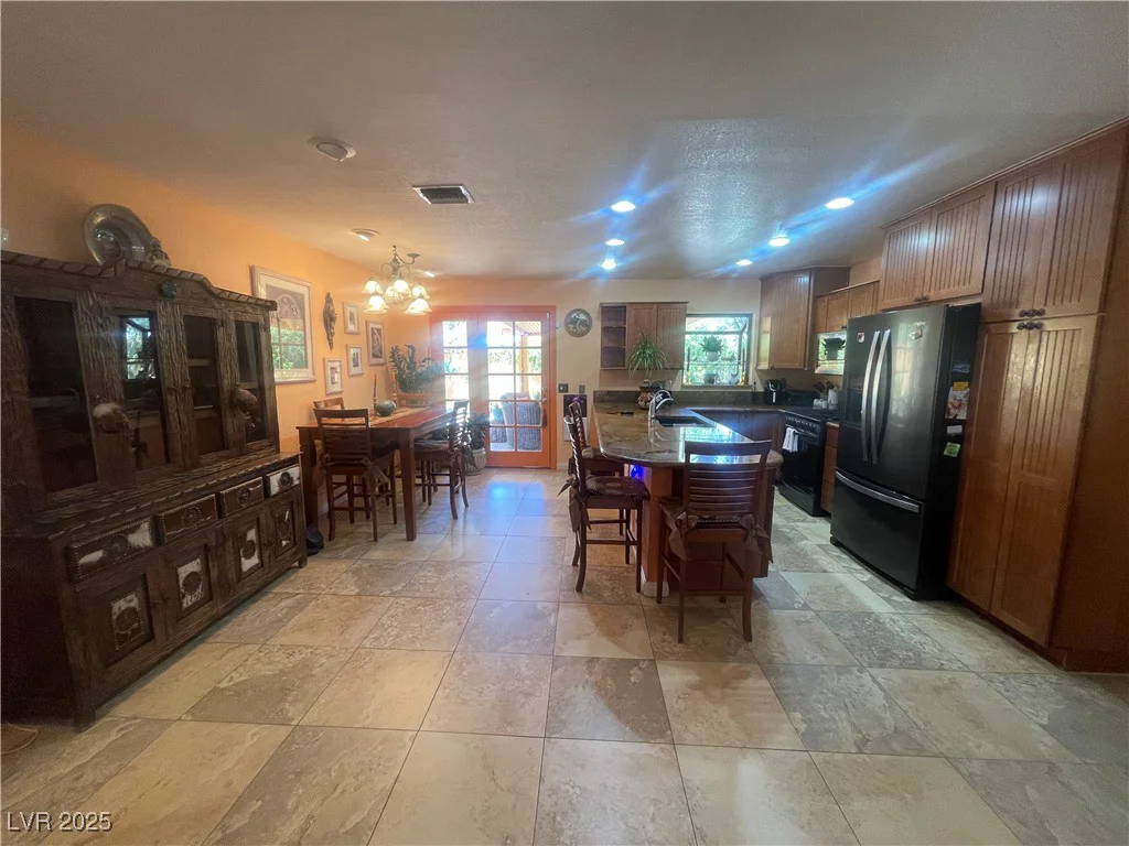 1621 Stoneybrook, Las Vegas, NV 89108