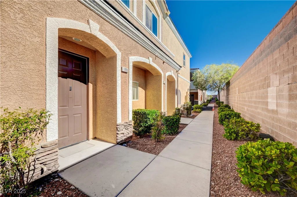 9303 Gilcrease, Las Vegas, NV 89149