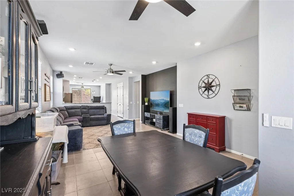 2552 Dollison, North Las Vegas, NV 89081