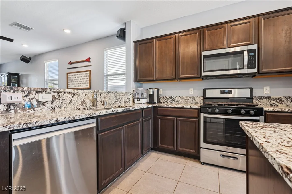 2552 Dollison, North Las Vegas, NV 89081