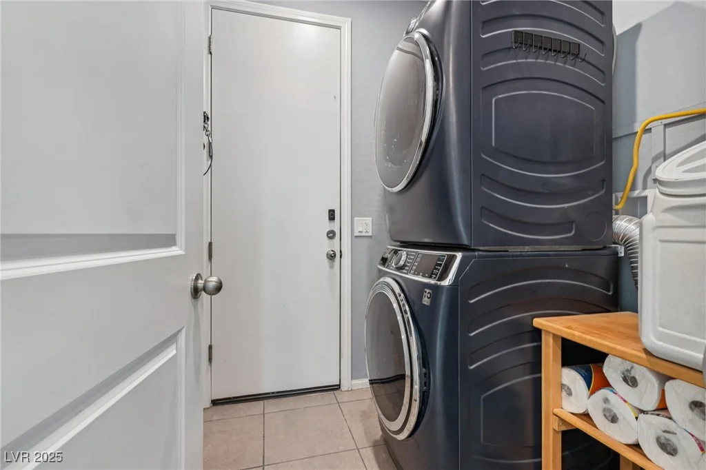 2552 Dollison, North Las Vegas, NV 89081