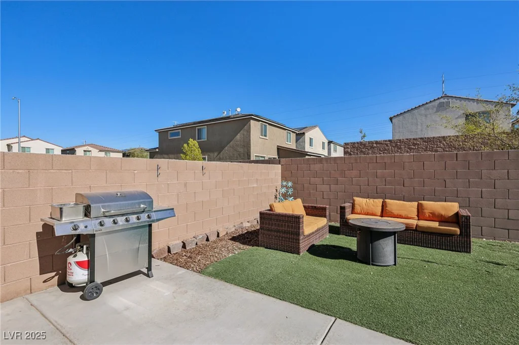 2552 Dollison, North Las Vegas, NV 89081